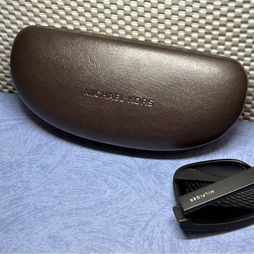 Michael Kors Preowned Eyewear Dark Brown Stylish Hard Case - Protect Your Frames